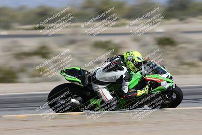 media/Jan-15-2026-Racers Edge (Thu) [[dfebeb70ab]]/3-B Group/Session 2 (Turn 15 Inside Pans)/